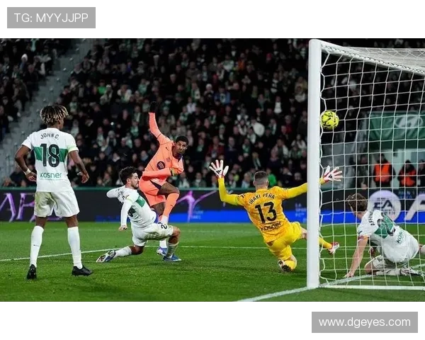 贝尔纳尔射门五次 超越亚马尔成巴萨之最 贝尔纳尔射门五次 超越亚马尔成巴萨之最